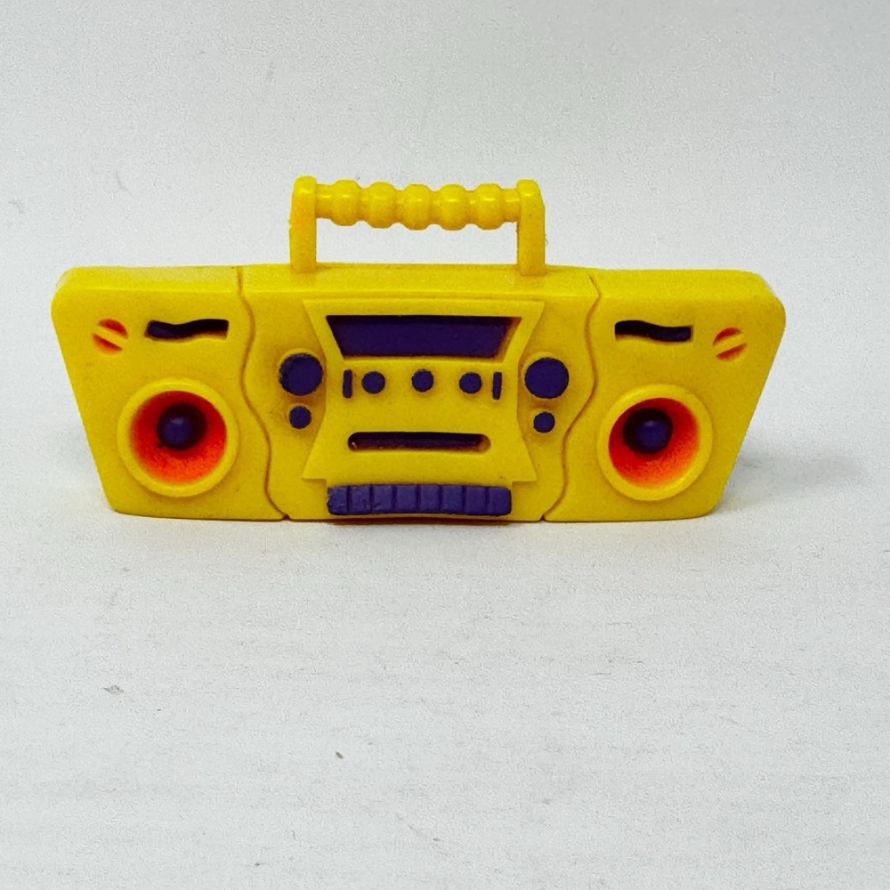 BETTY SPAGHETTY FUN AT THE BEACH RADIO Boombox Accessory Yellow Purple Doll 1998